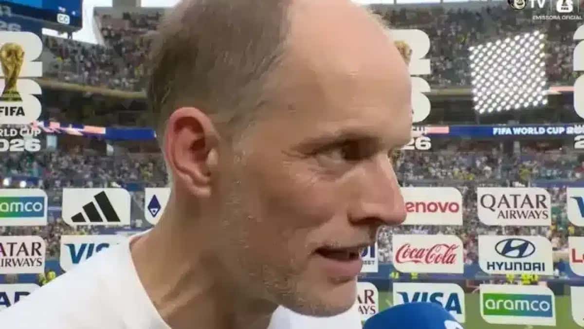 Tuchel dando entrevista após vitória da Inglaterra