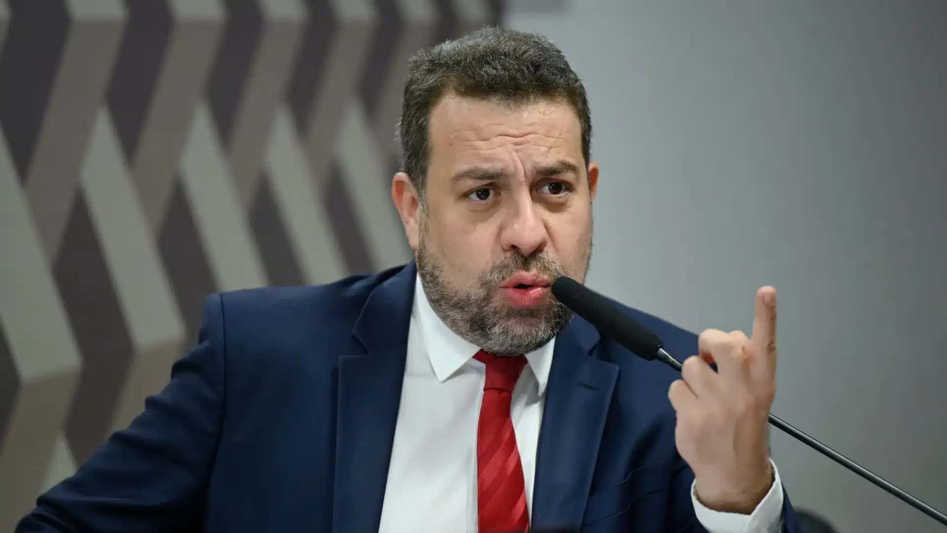 O ministro Guilherme Boulos (Secretaria-Geral da Presidência) defendeu a aprovação do fim da escala 6 X 1 antes das eleições de 2026 | Carolina Curi/Agência Senado – 25.ago.2026
