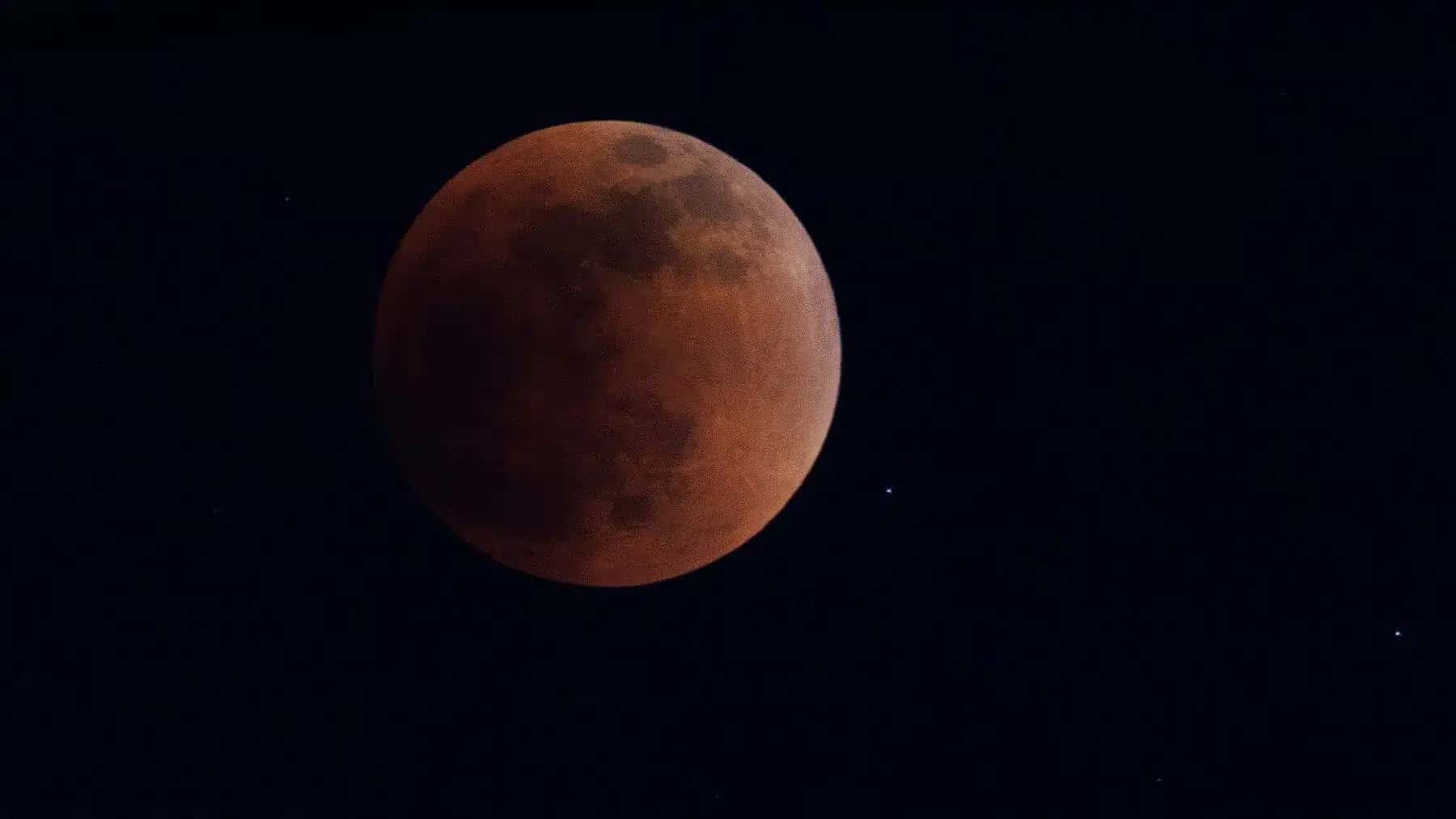 Eclipse total lunar, também chamado de Lua de Sangue
