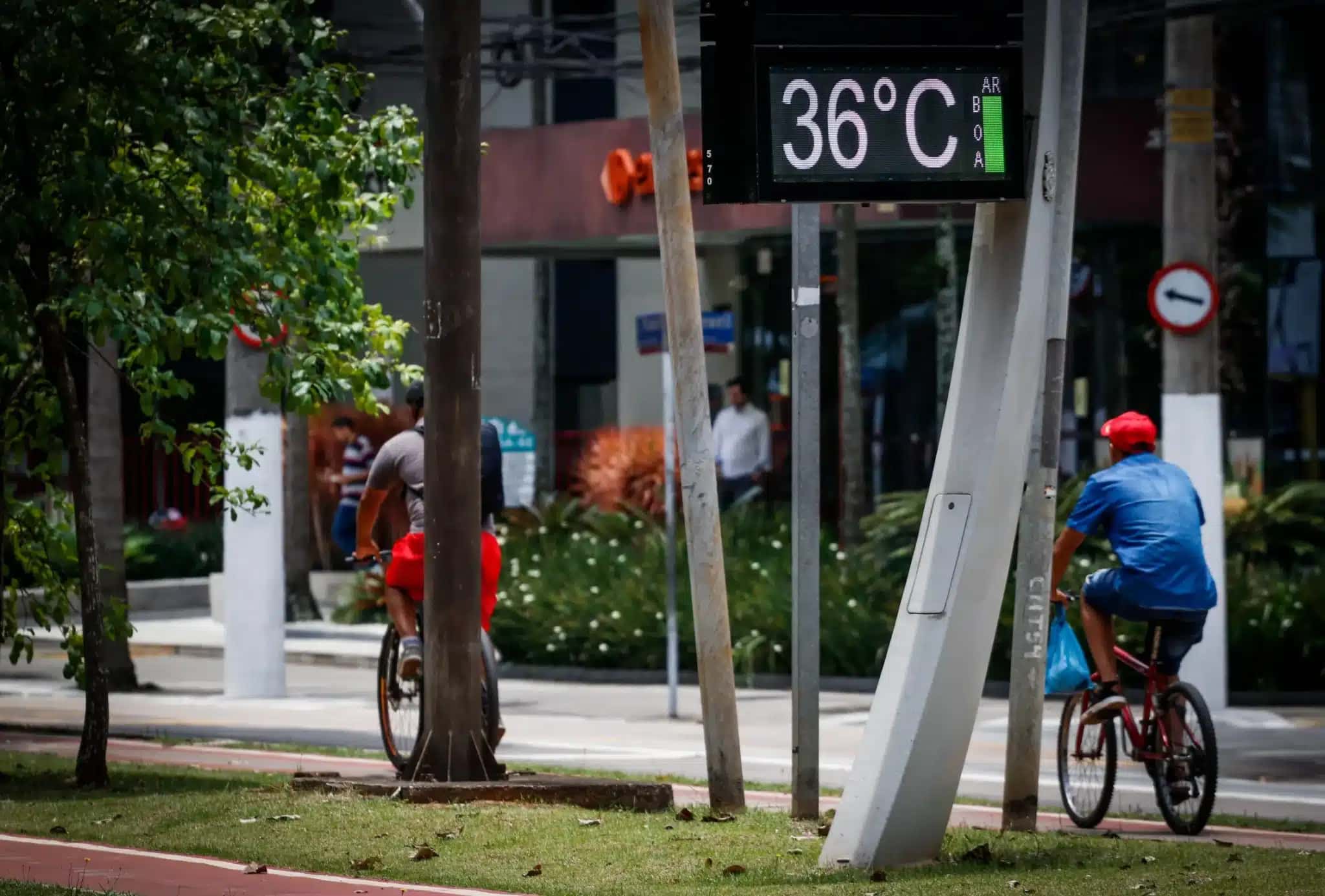 Após um final de semana marcado por calor, termômetros devem marcar temperaturas mais baixas no Sudeste.