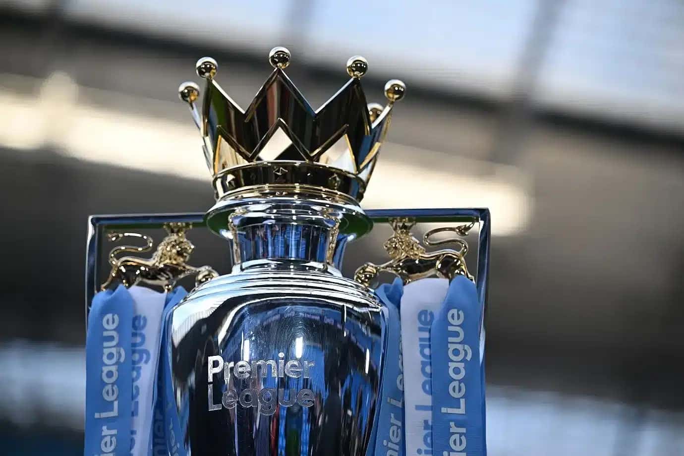 MANCHESTER, INGLATERRA - 26 DE ABRIL DE 2023: O troféu da Premier League é exibido antes da partida entre Manchester City e Arsenal, no Etihad Stadium, em Manchester, pela 33ª rodada do Campeonato Inglês. (Foto: Oli Scarff / AFP via Getty Images)