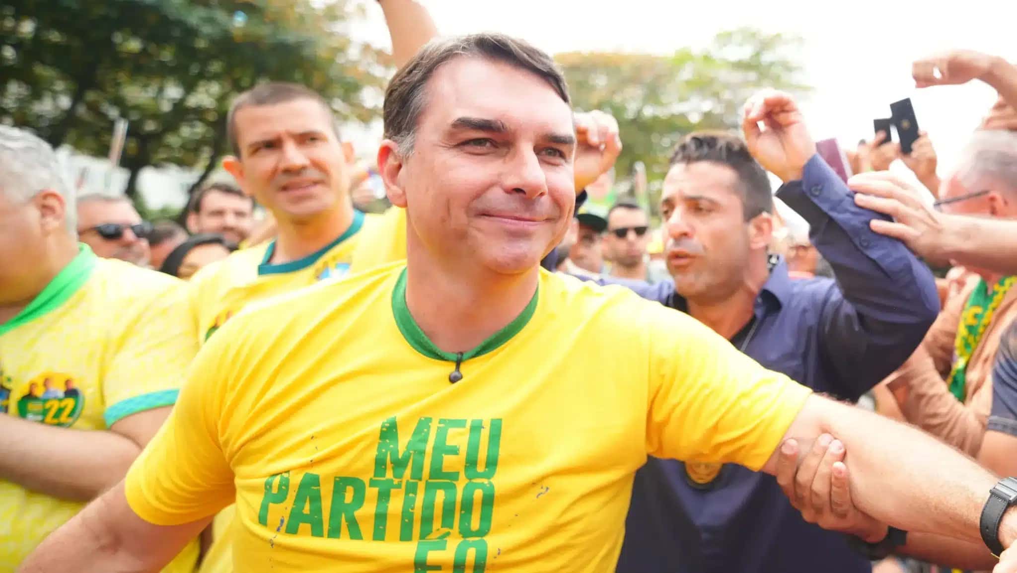 Flávio durante ato inaugural de campanha