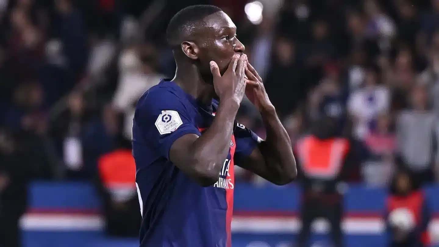 Juventus anuncia retorno de Kolo Muani em contrato até 2031