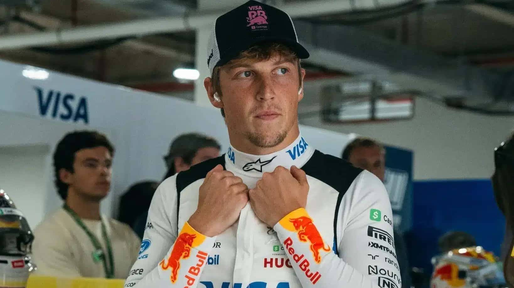 Liam Lawson volta à Red Bull após ser dispensado e mira bom resultado