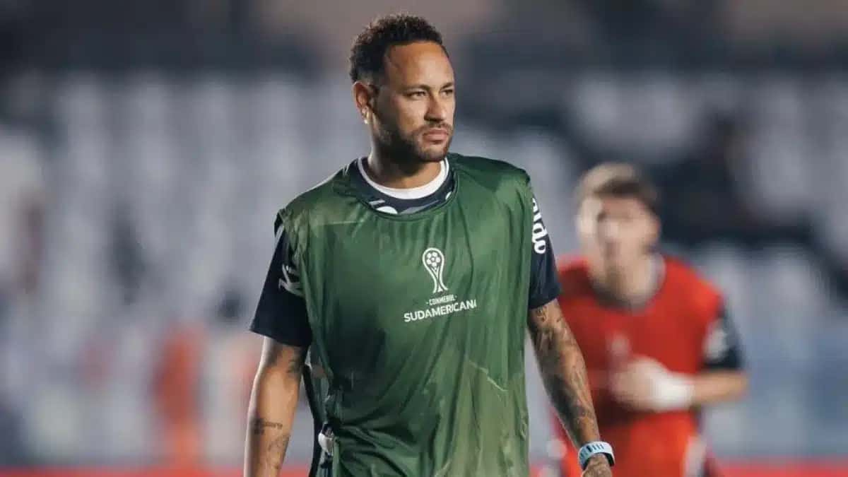 Neymar durante aquecimento do Santos