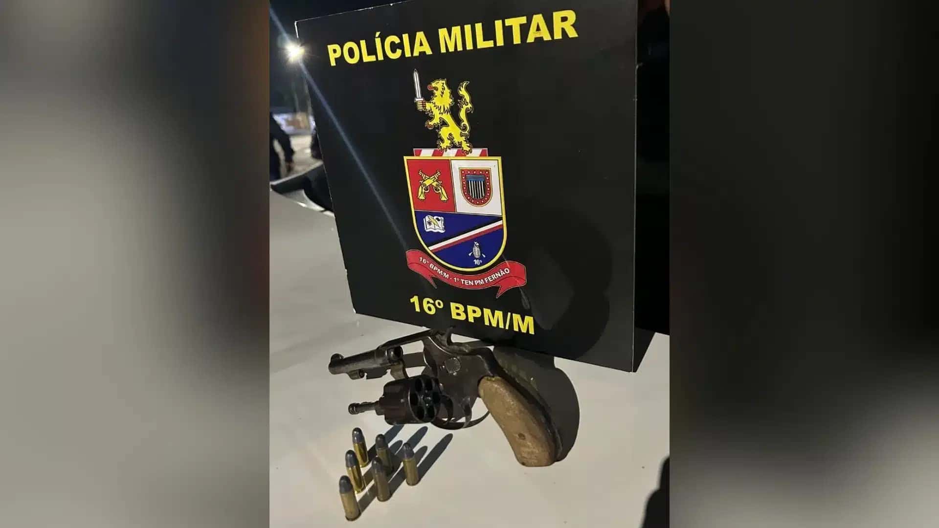 Policiais militarem realizam operação em Paraisópolis e prendem dois suspeitos por tráfico de drogas