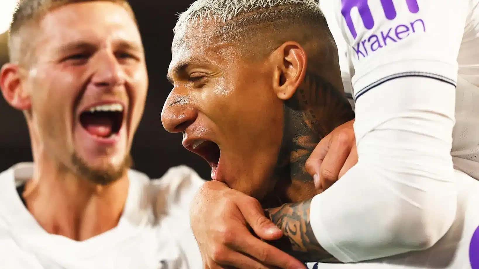 Richarlison decide no fim, e Tottenham vence o Chelsea