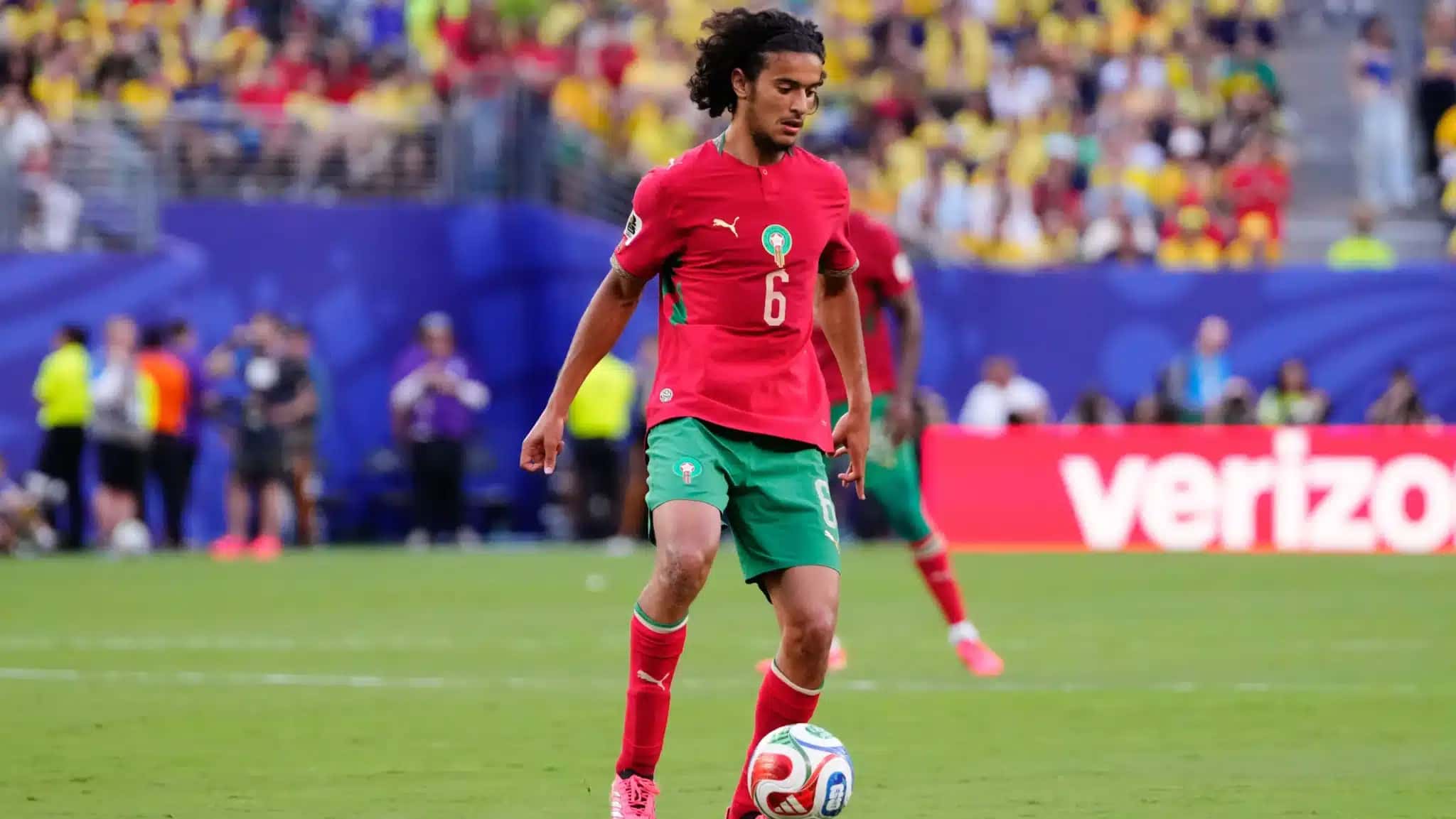 Ayyoub Bouaddi, do Marrocos, em ação na partida contra o Brasil, válida pela primeira rodada da Copa do Mundo