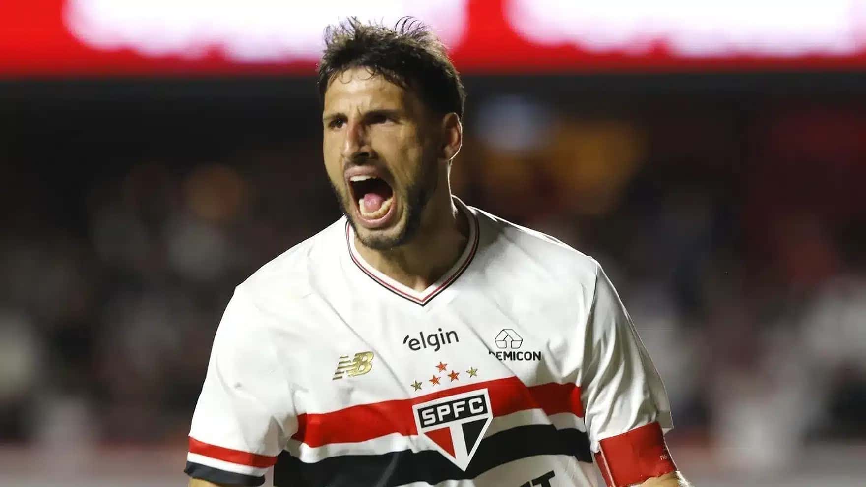 Calleri teve o contrato renovado com o São Paulo