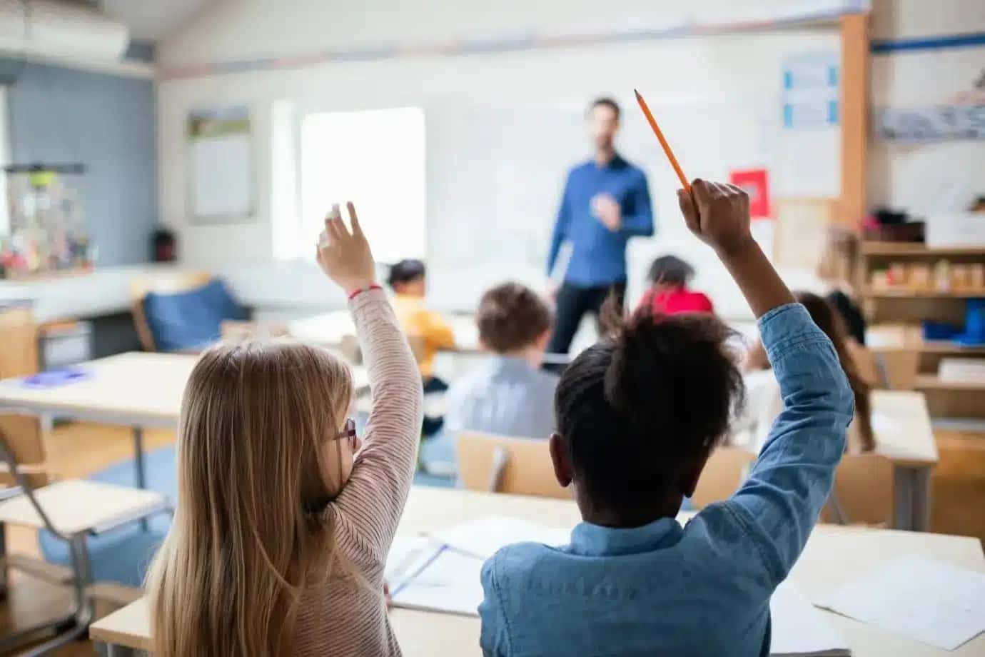 Educação; sala de aula; professores; crianças; escola