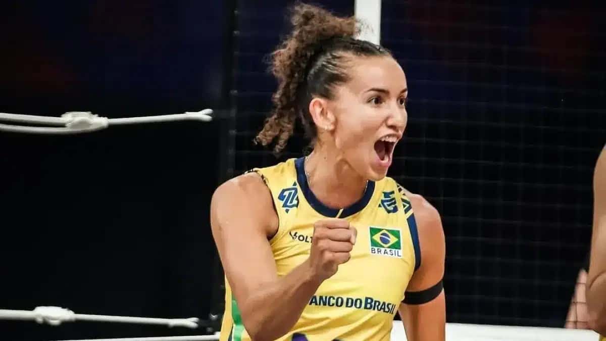 Gabi Guimarães vai retornar ao Brasil no Sul-Americano de Vôlei