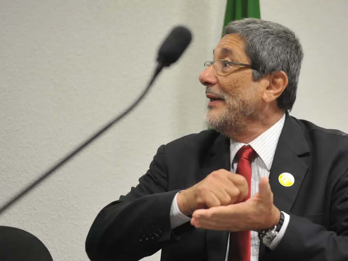Em março, o Tesouro Nacional realizou duas recompras de títulos públicos que somaram R$ 43,6 bilhões; na foto, José Sergio Gabrielli | Antônio Cruz/Agência Brasil – 20.mai.2014