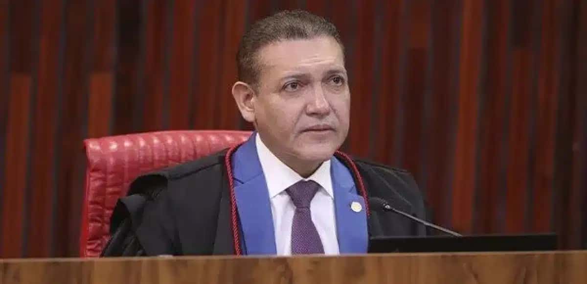Ministro Kassio Nunes Marques durante sessão do TSE
