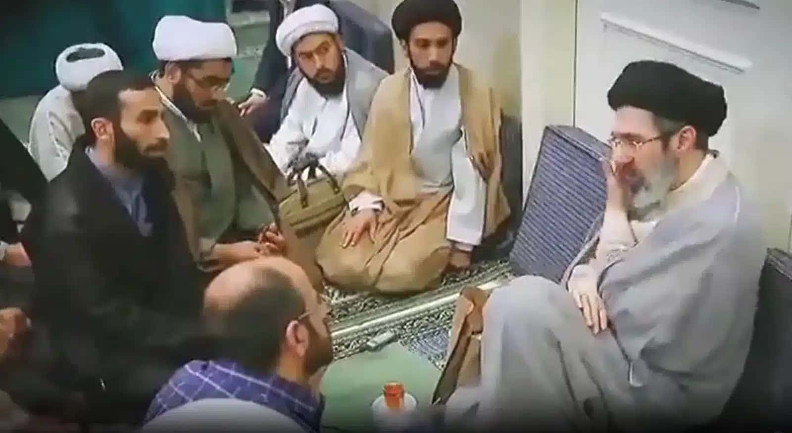 Mídia iraniana divulga vídeo sem data do líder supremo, Mojtaba Khamenei