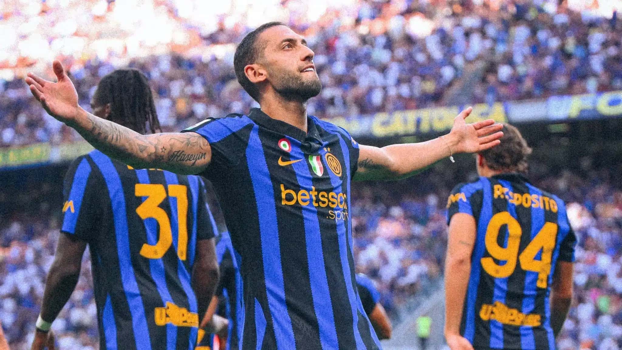 Çalhanoglu celebra gol pela Inter de Milão sobre o Monza