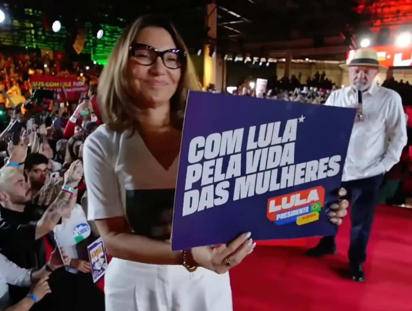 “É difícil porque a gente precisa estar todo dia se reafirmando, né mulherada? Todo dia. E eu vou saudar só as mulheres que estão aqui hoje, só as mulheres”, disse Janja durante convenção nacional do PT | Reprodução/Youtube