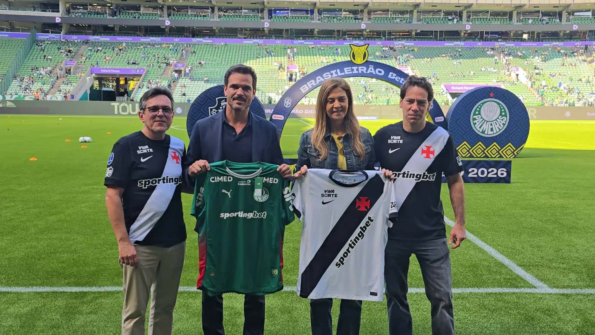 Leila Pereira, presidente do Palmeiras, ao lado de Marcos Lamacchia, possível investidor da SAF do Vasco