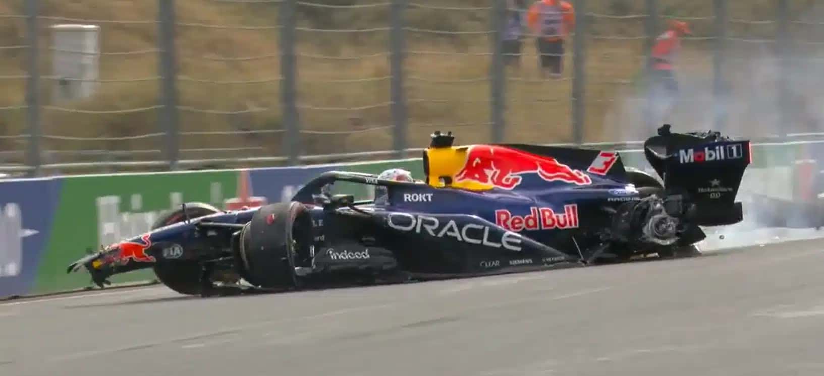 Max Verstappen abandonou o GP da Holanda após batida