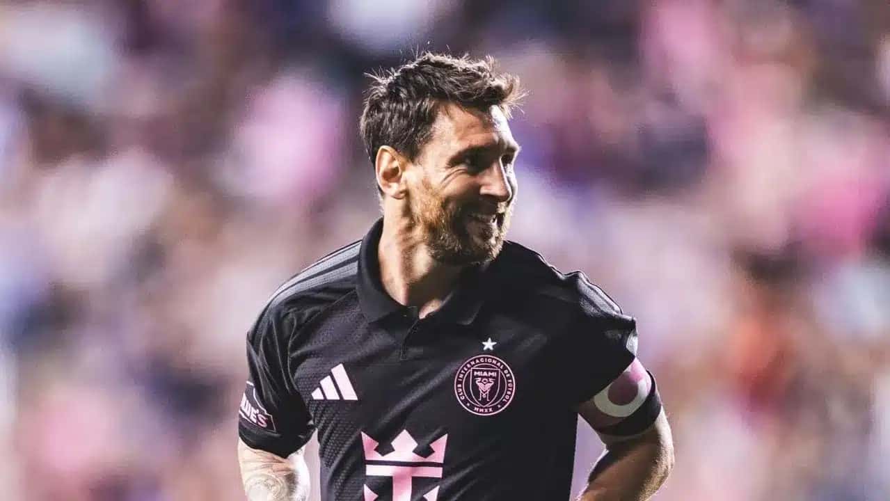 Messi marcou gol e deu tapa na cara de adversário em confronto contra o Philadelphia Union