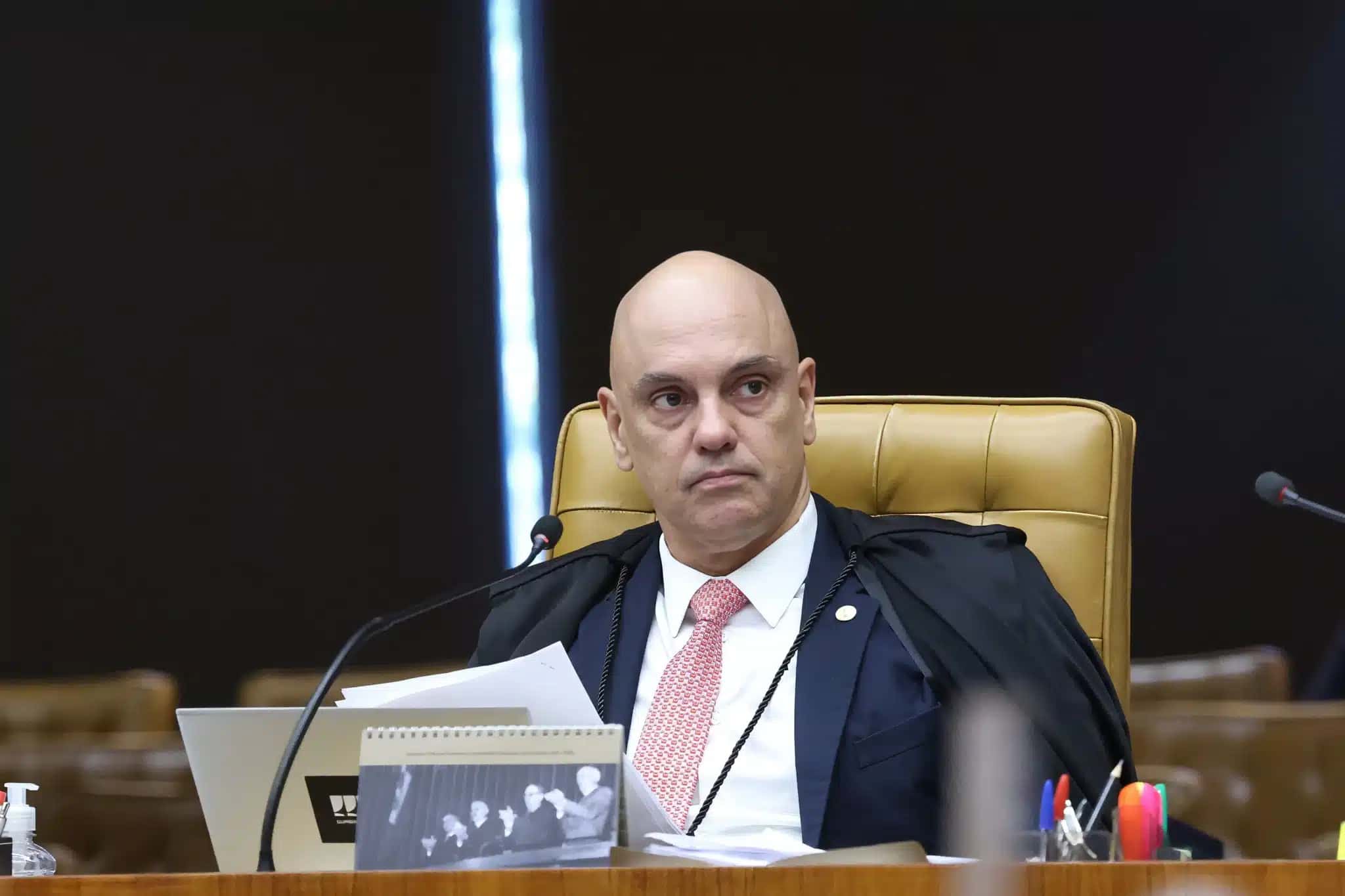 O ministro Alexandre de Moraes durante sessão plenária do STF