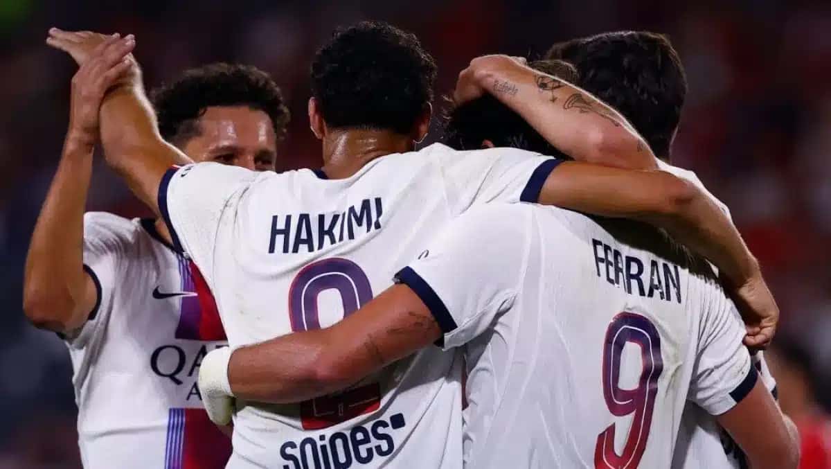 Com dois de Ferran Torres, PSG buscou o empate contra o Rennes na primeira rodada da Ligue 1
