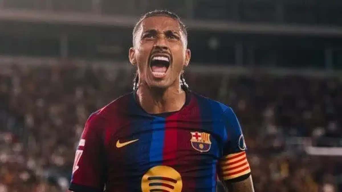 Raphinha marcou dois gols na vitória do Barcelona contra o Rayo Vallecano