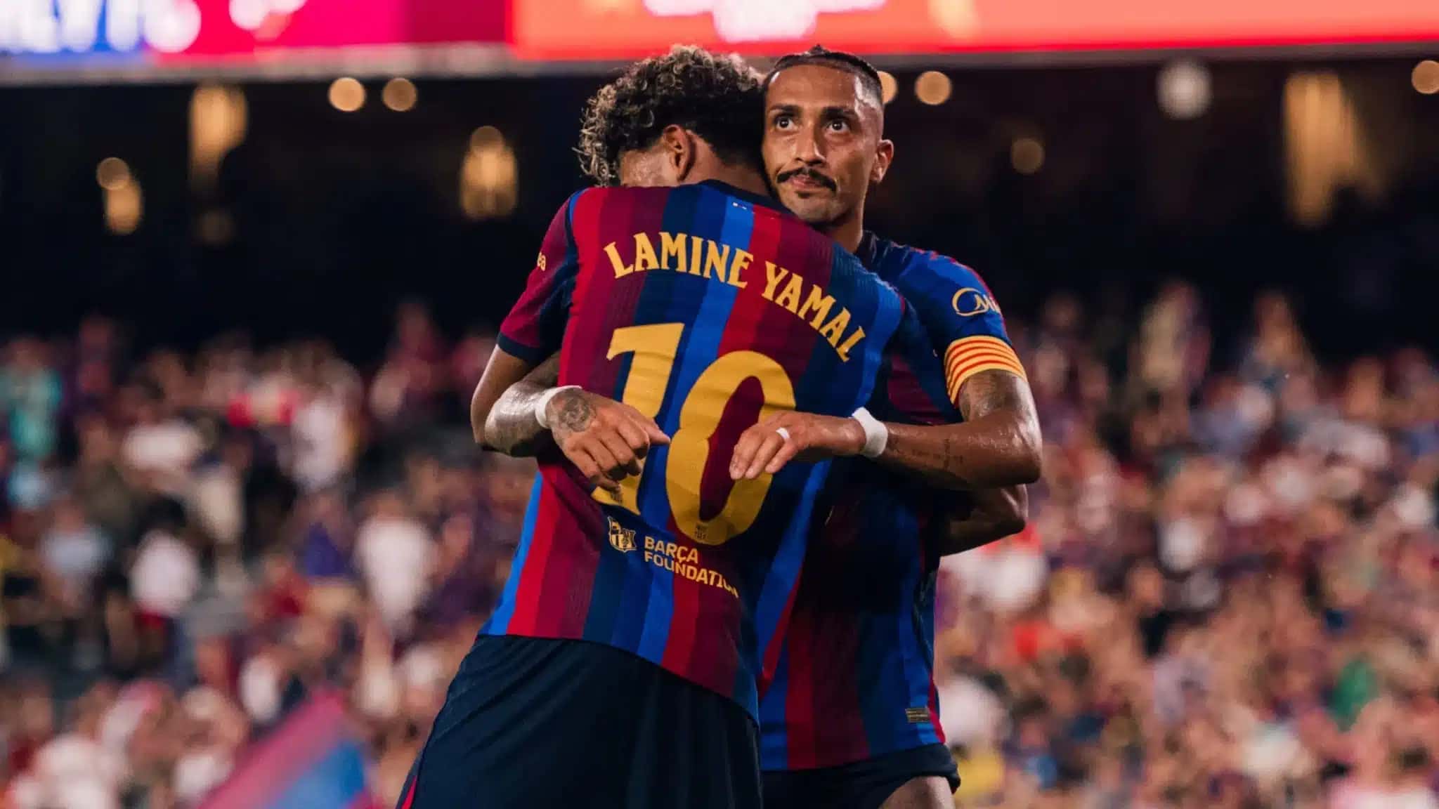 Raphinha marcou um dos gols da vitória do Barcelona contra o Al-Ahly