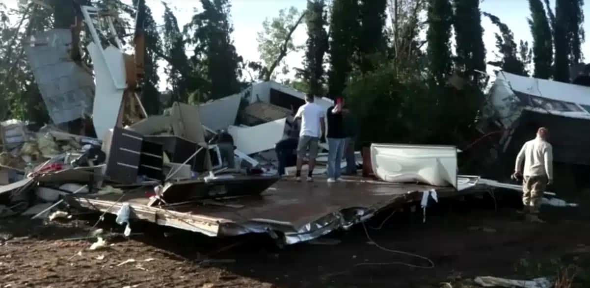 Tornado deixa rastro de destruição em vilarejo francês