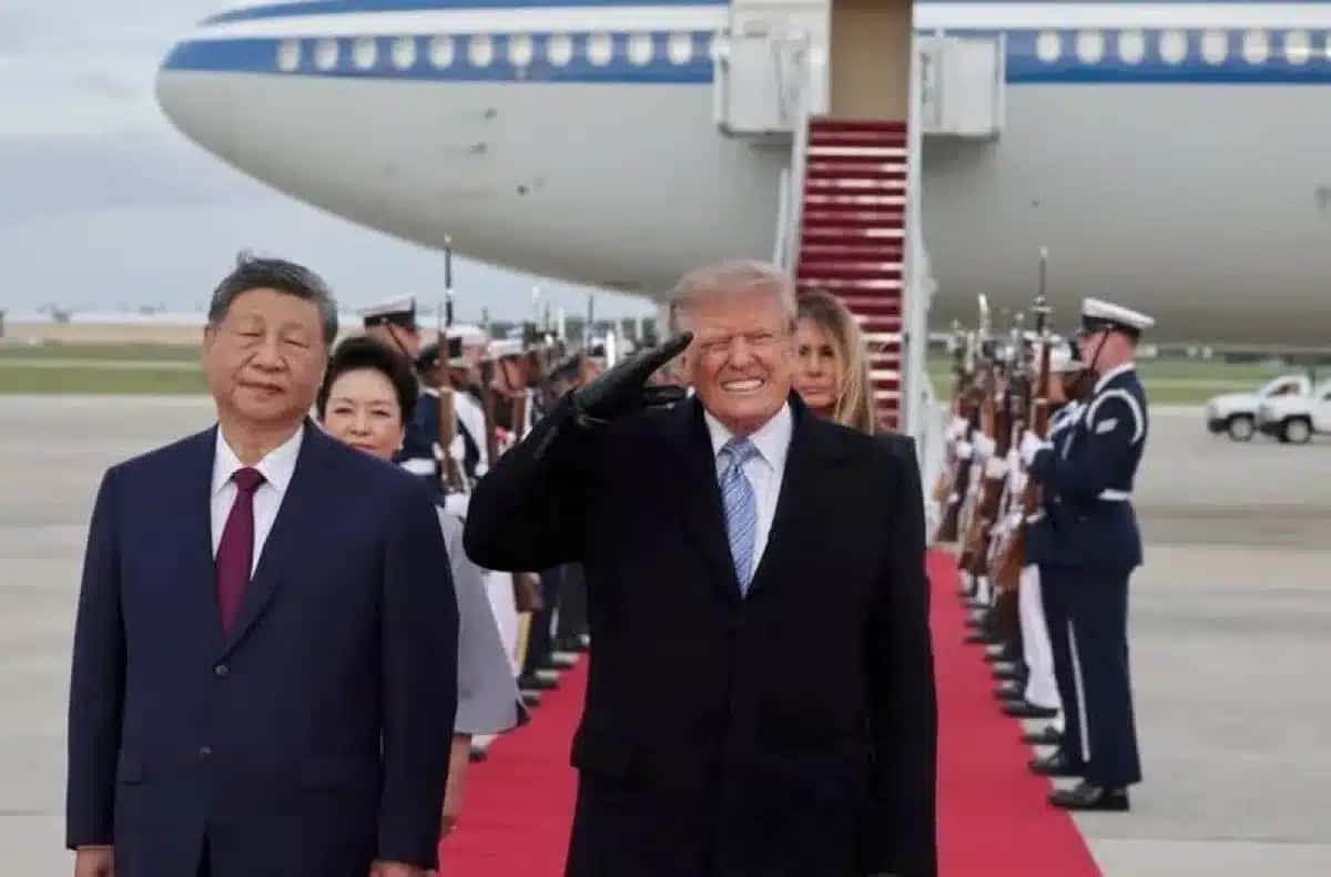 Trump faz careta durante sobrevoo de bombardeiros na recepção calorosa a Xi (23.09.26)