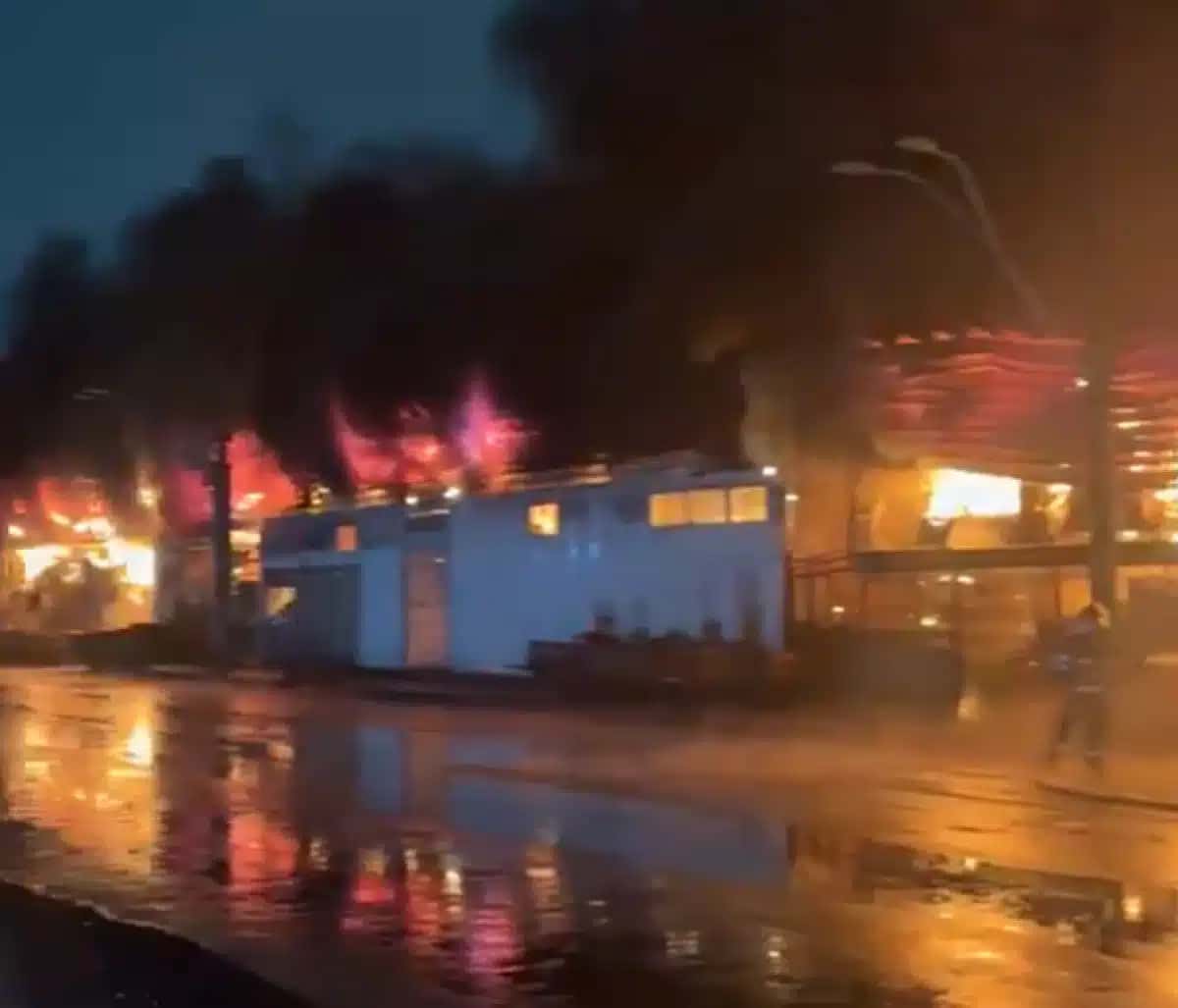 Incêndio atinge galpão no Ceagesp no sábado (5)