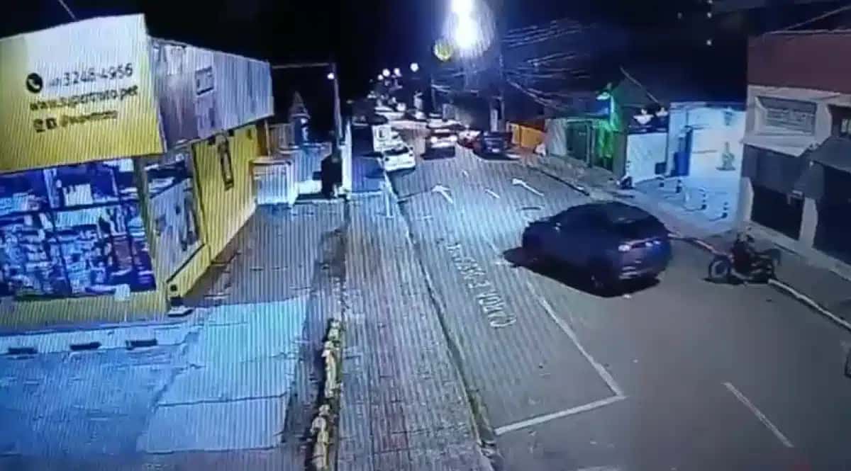 CRIANÇAS FURTAM CARRO FLORIANÓPOLIS