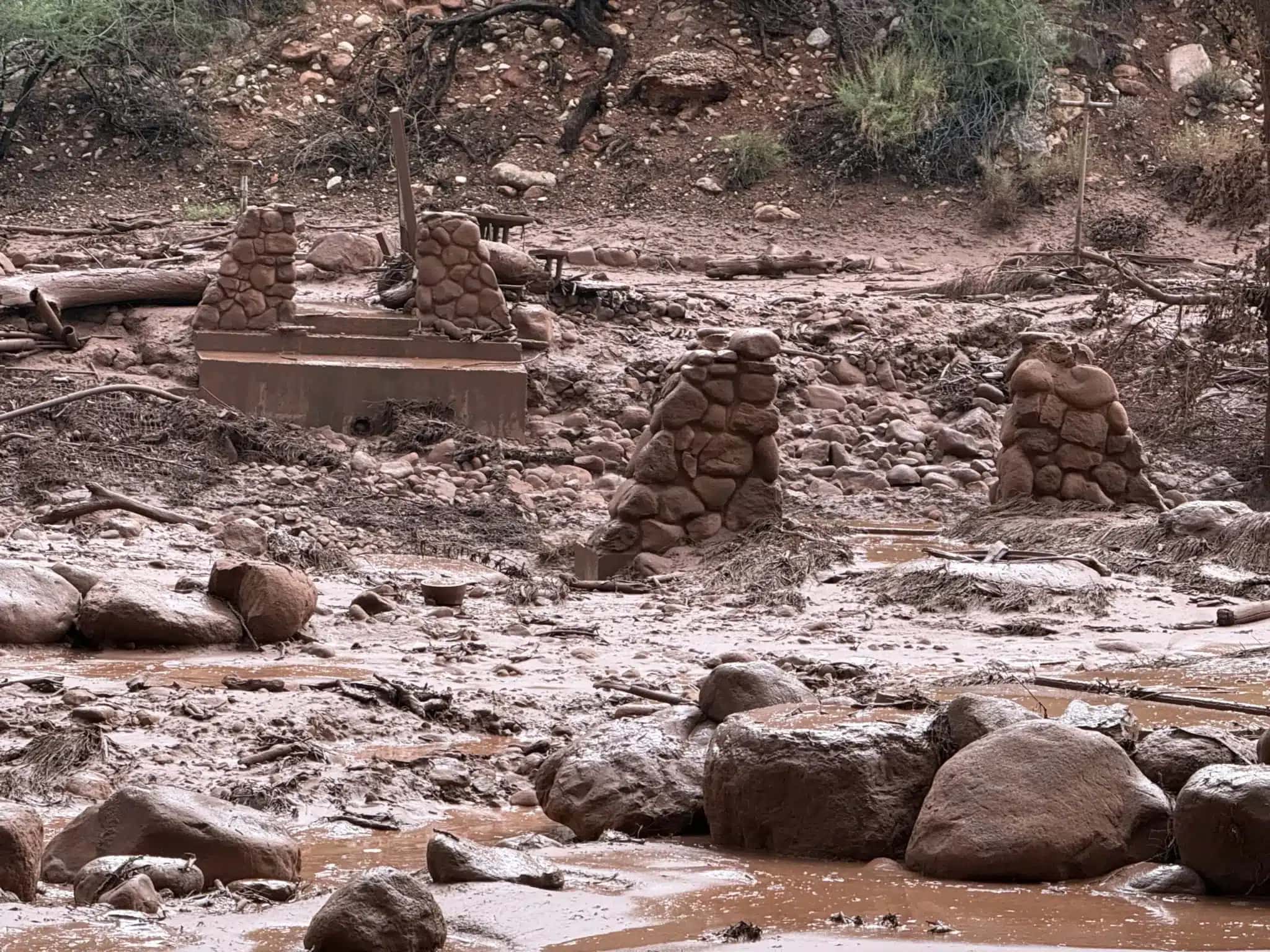 Inundações repentinas significativas no Bright Angel Canyon