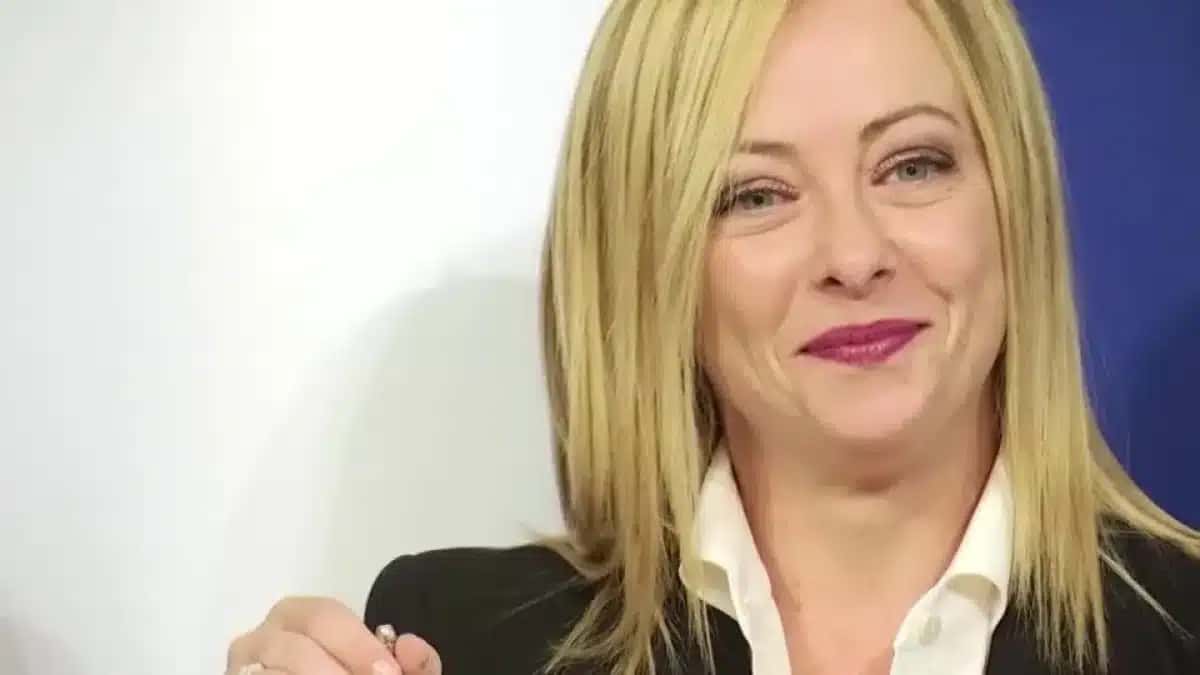 Giorgia Meloni lidera o governo mais longevo da Itália.