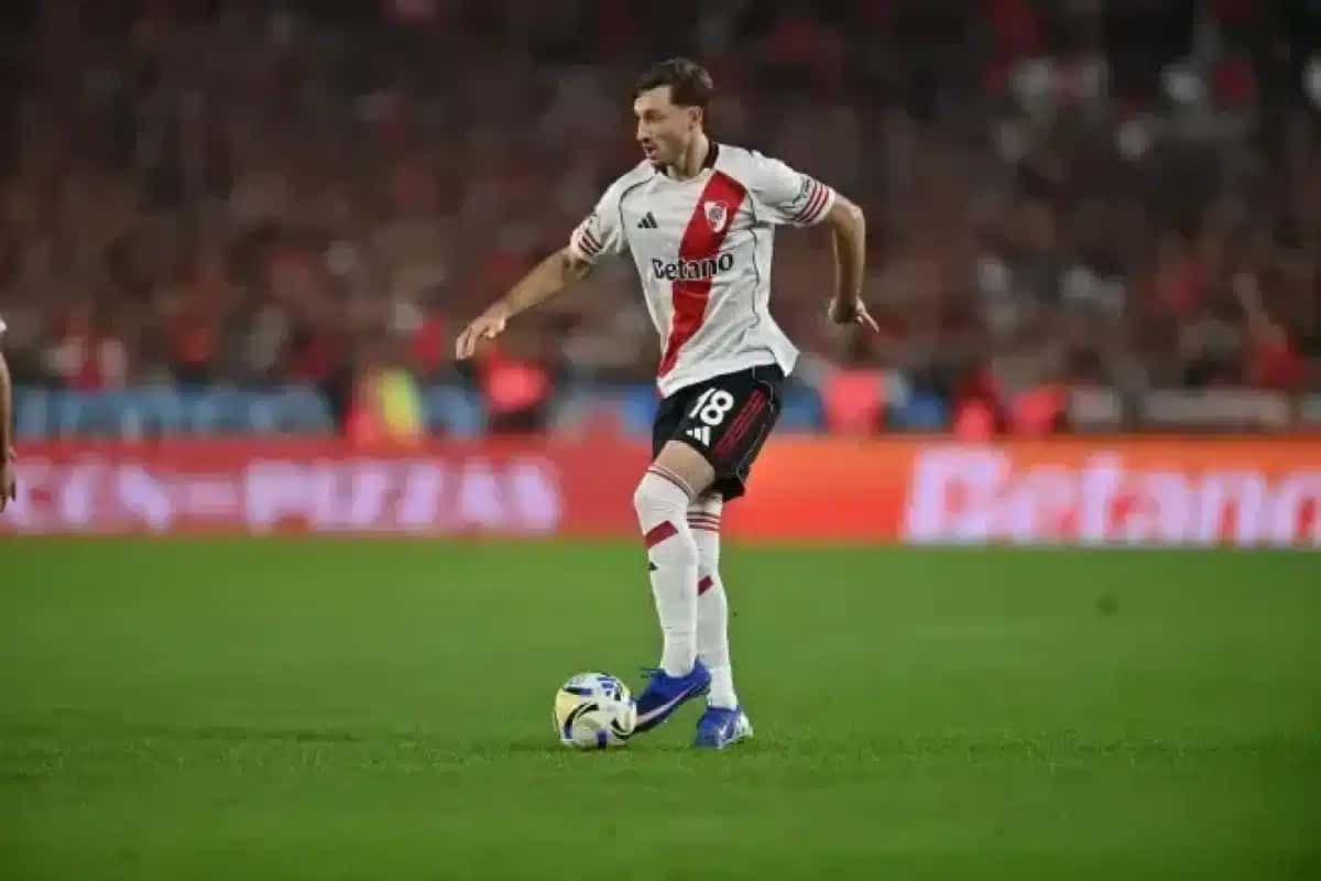 Matias Viña em ação pelo River Plate