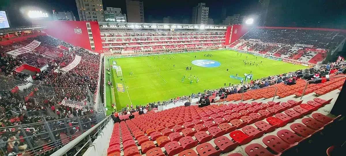 Estádio Jorge Luis Hirschi recebe Estudiantes x Corinthians