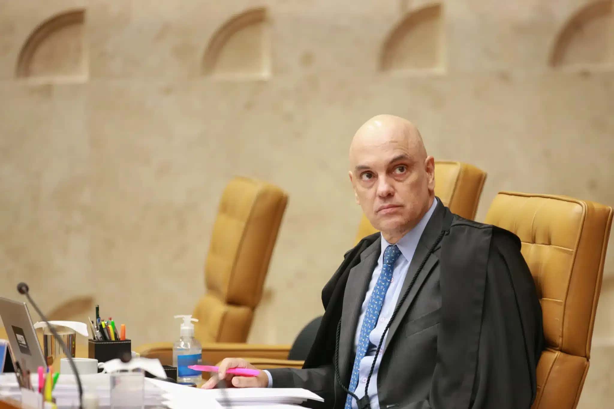 Ministro Alexandre de Moraes em sessão plenária do STF
