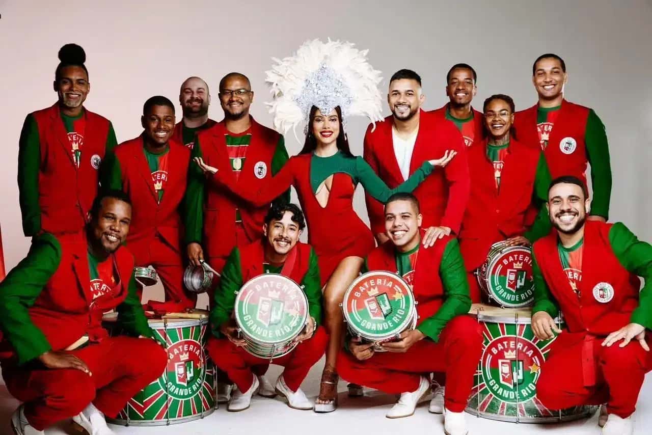 Anitta vai ser coroada como rainha de bateria da Grande Rio
