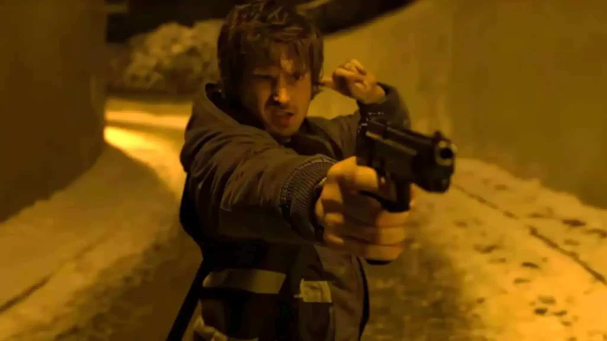 Austin Abrams em cena de “Resident Evil”