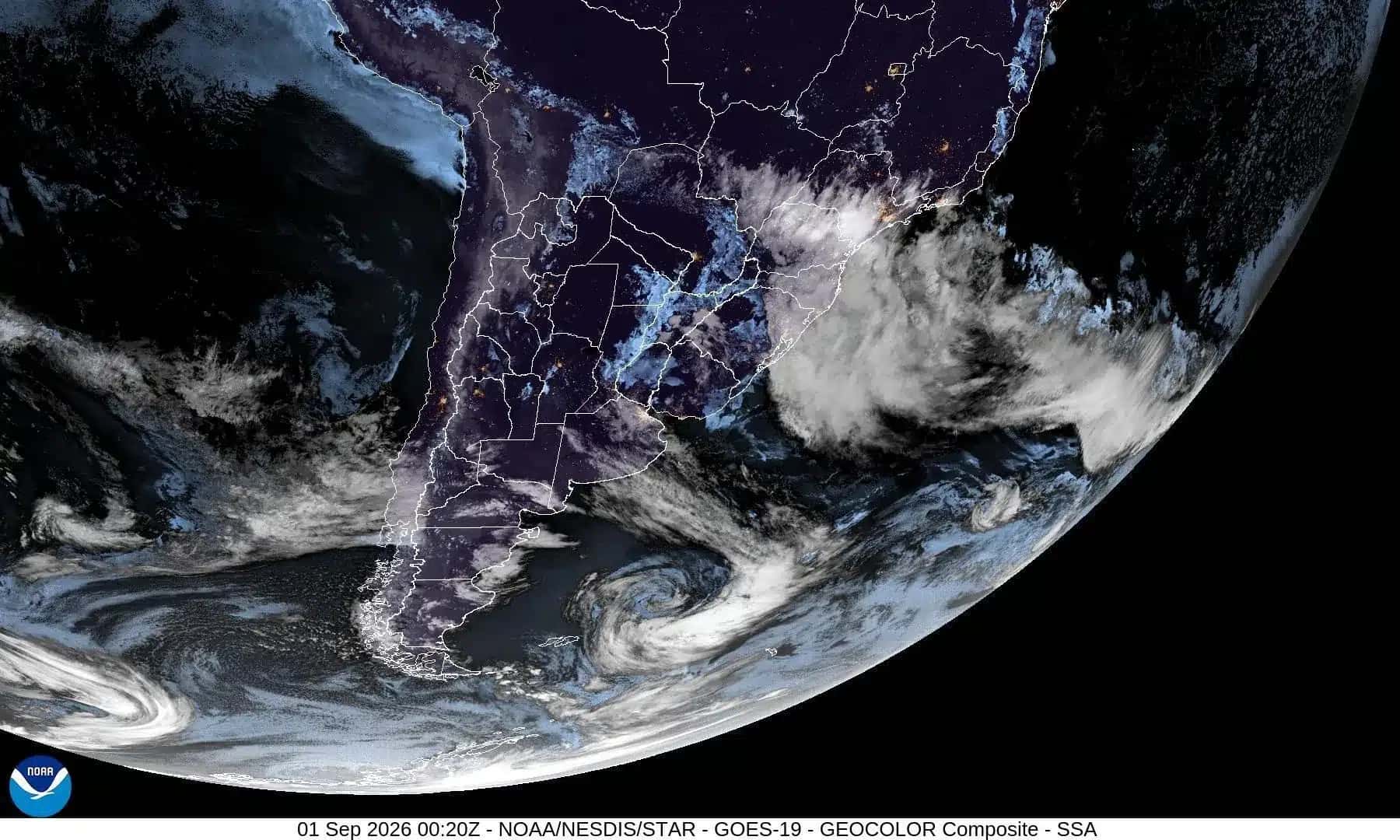 Nuvens sobre o Sul e Sudeste do Brasil na noite do dia 31 de agosto