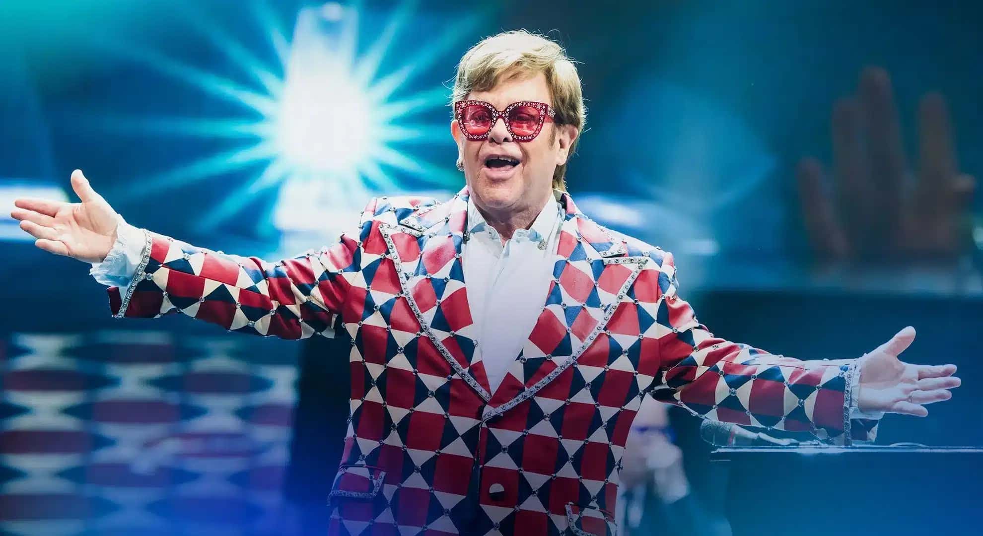 Elton John se apresenta no dia 7 de setembro no Palco Mundo