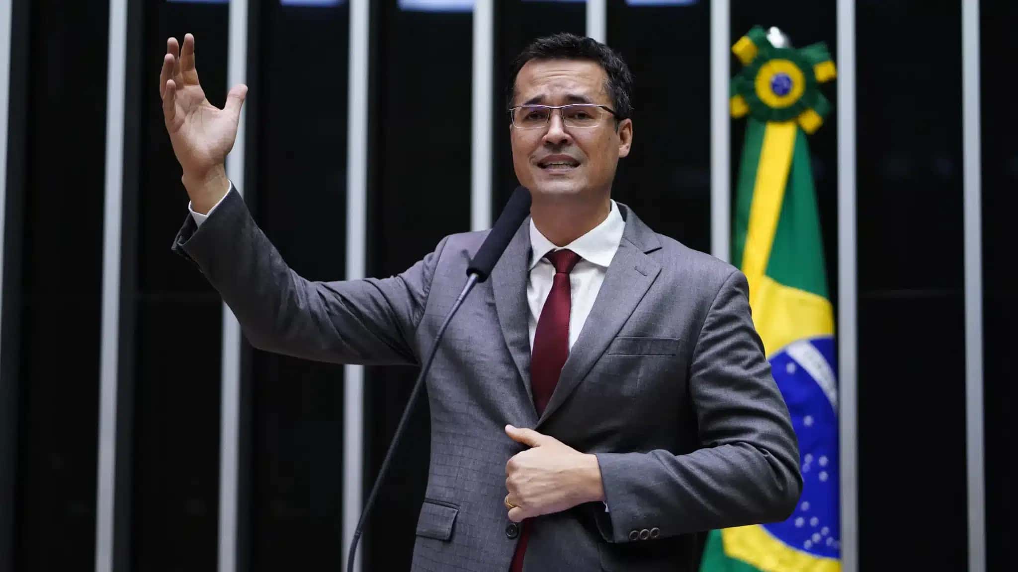Deltan Dallagnol durante discurso na Câmara