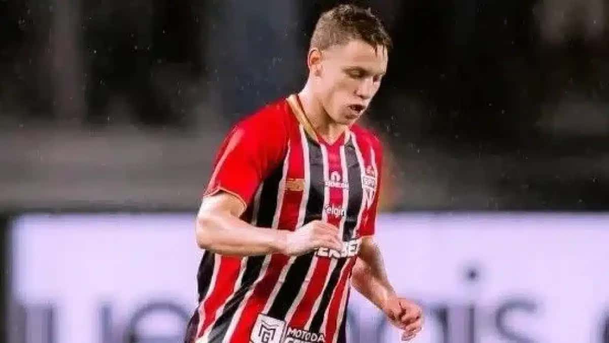 Maik com a camisa do São Paulo