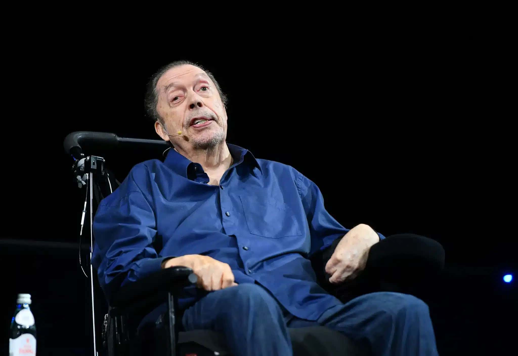 Tim Curry comparece ao The Academy Museum, que sedia o 50º aniversário de “The Rocky Horror Picture Show”