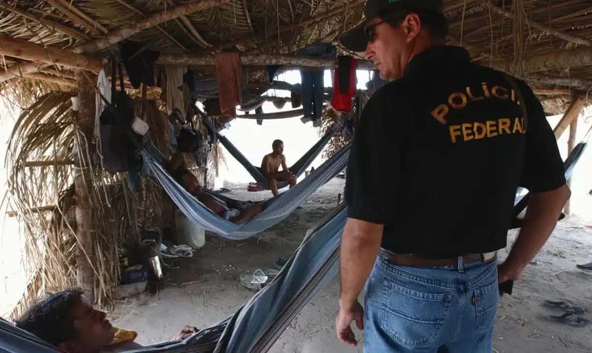 Batida da Polícia Federal após denúncia de trabalho escravo