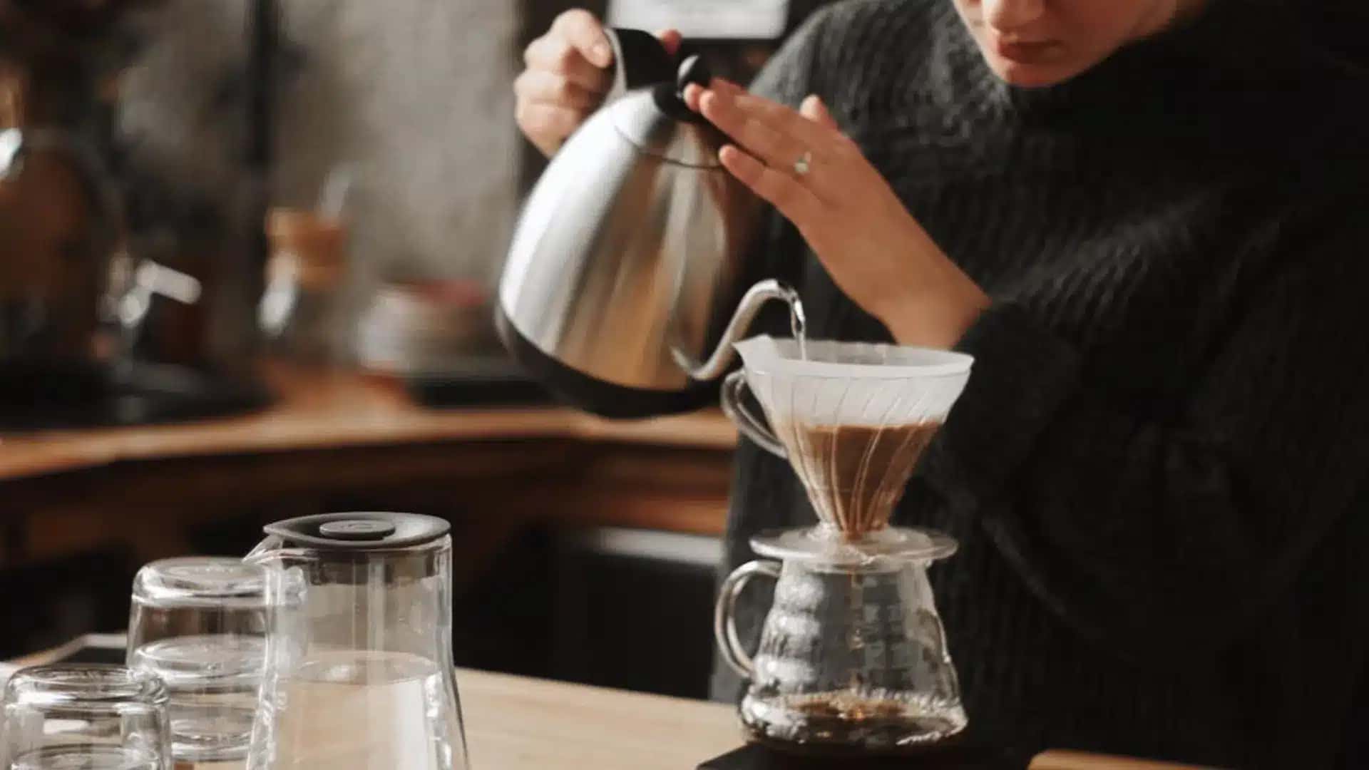 Cheiro de café recém-passado pode despertar uma reação no organismo que mexe com o humor antes mesmo do primeiro gole; entenda