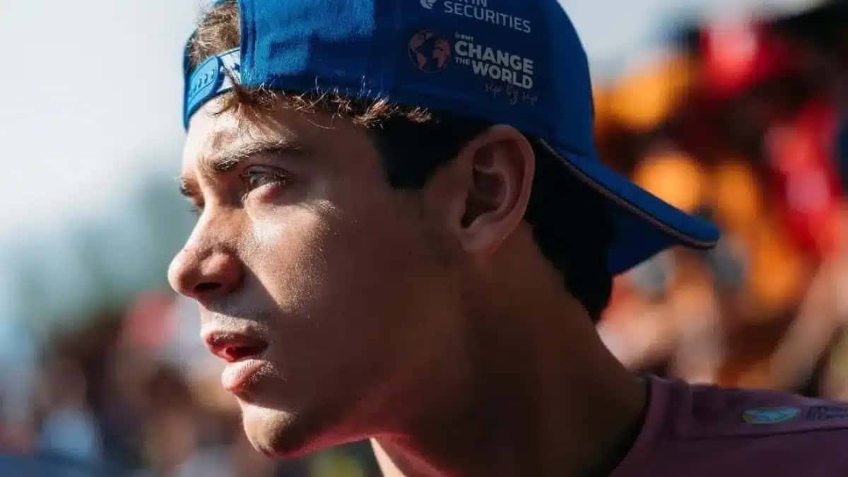 Colapinto assume erro e comenta ataques após acidente em Baku