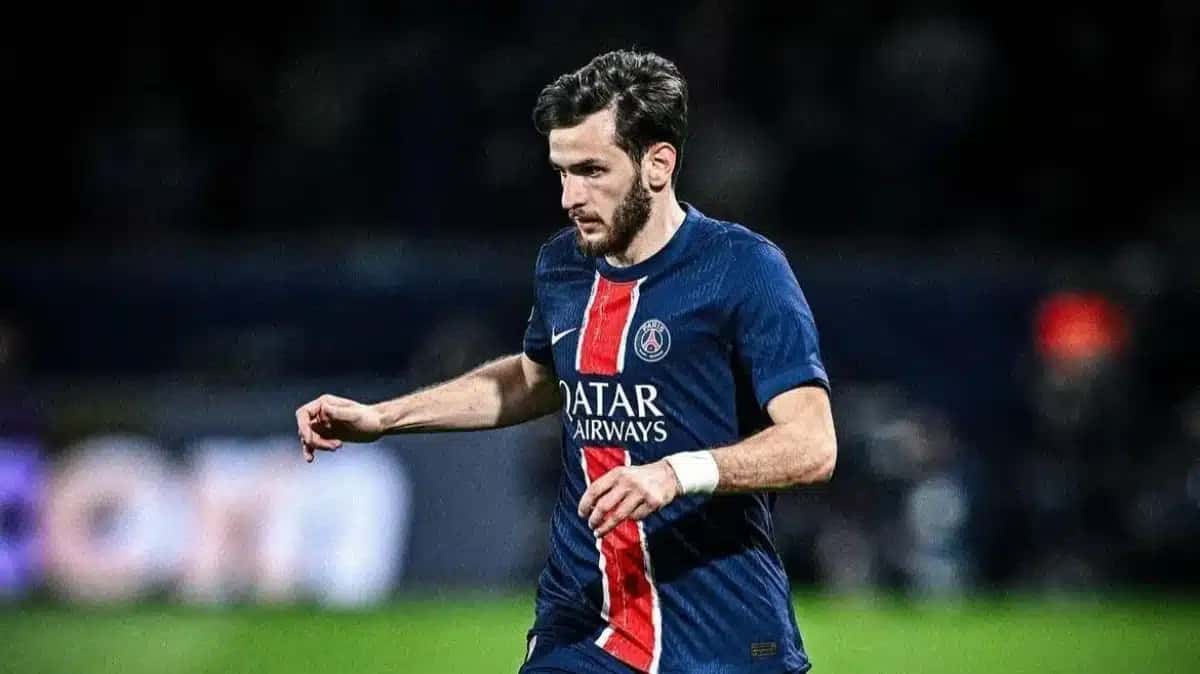 Khvicha Kvaratskhelia, do PSG, sofreu grave lesão