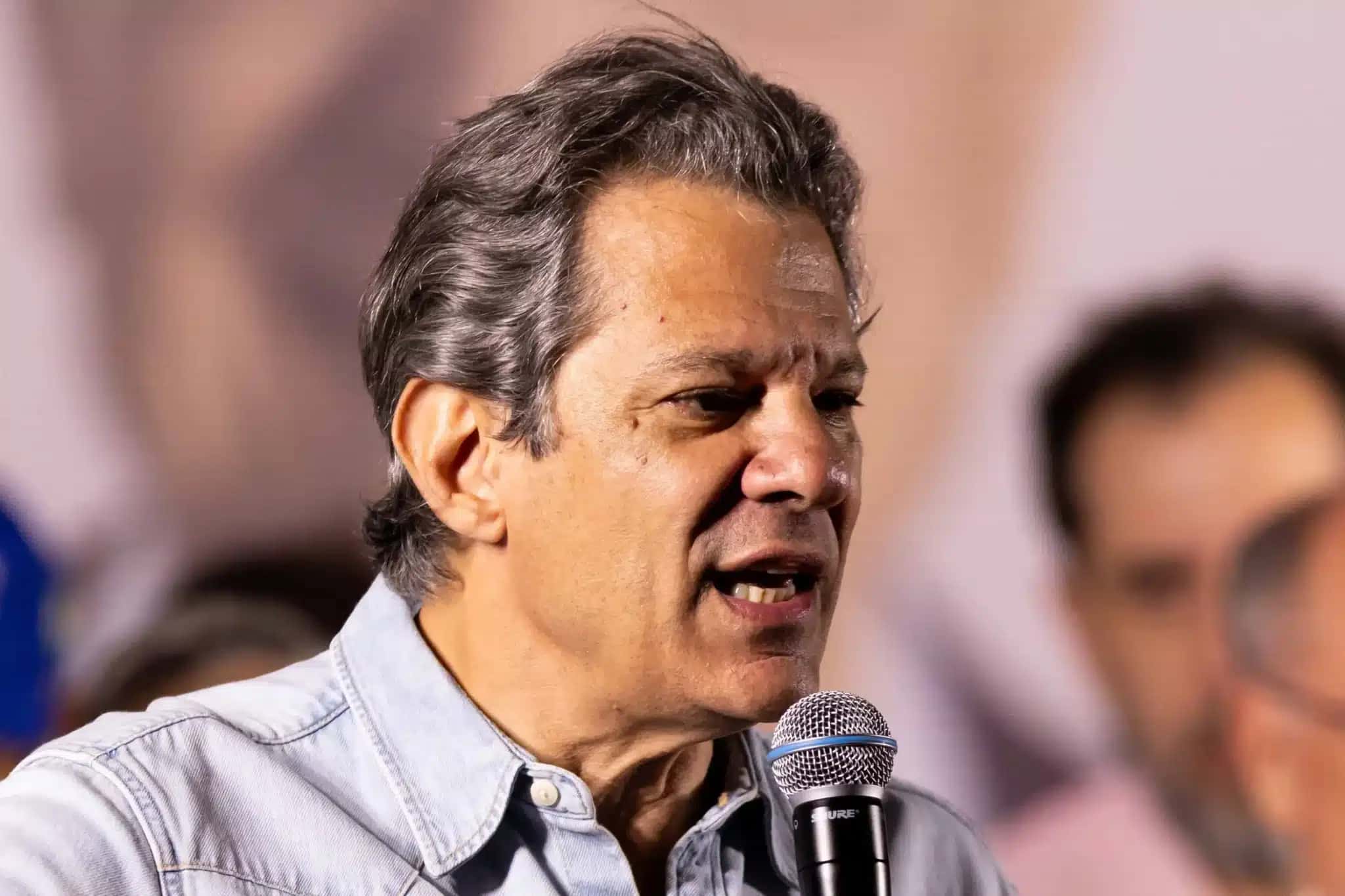 O candidato ao governo de São Paulo, Fernando Haddad (PT), participa do comício Desperta São Paulo, promovido pelo PT na Praça Roosevelt, região central da capital paulista, nesta quinta-feira, 1º de outubro de 2026