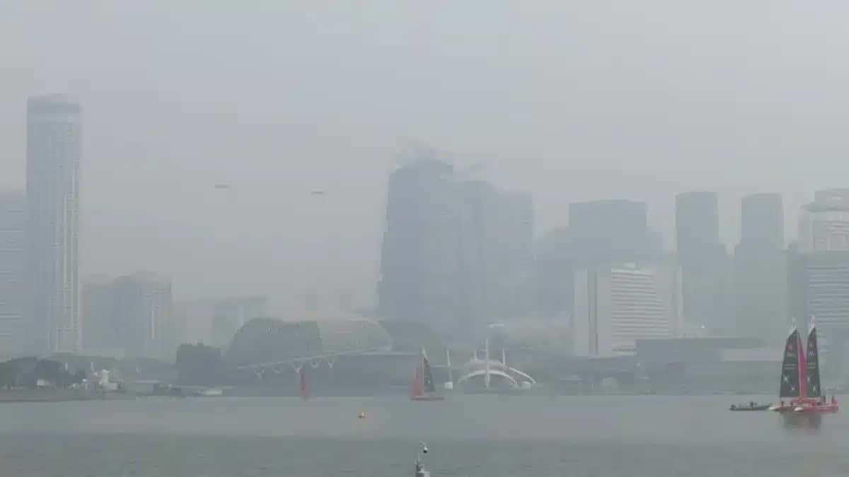 Singapura coberta por fumaça devido a incêndios na Indonésia