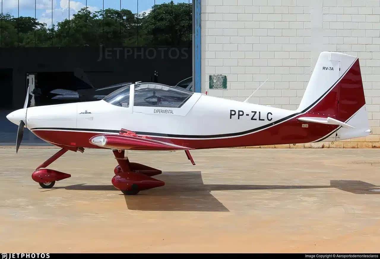 Imagens da aeronave antes da queda, no ano de 2021.